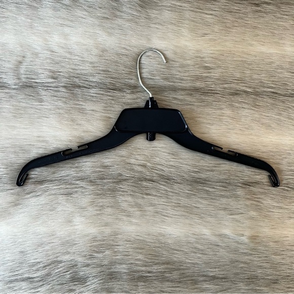 RESELLERS BUNDLE Recycled Plastic with Notches SHIRT HANGERS 17” Black 25 Pack - Picture 9 of 11